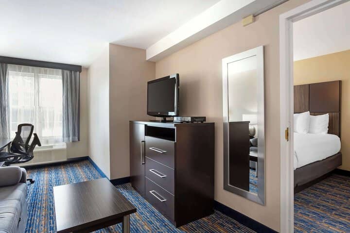 Room 19 of 41