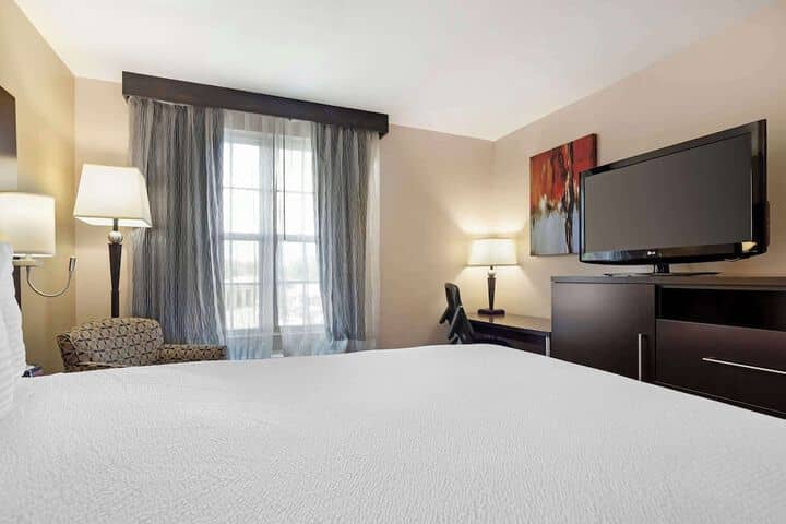 Room 25 of 41